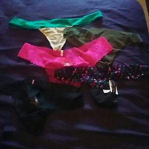 5 brand new Vs Thongs