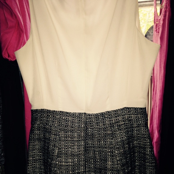 💕Perfect Classy Spring Dress - Picture 2 of 3