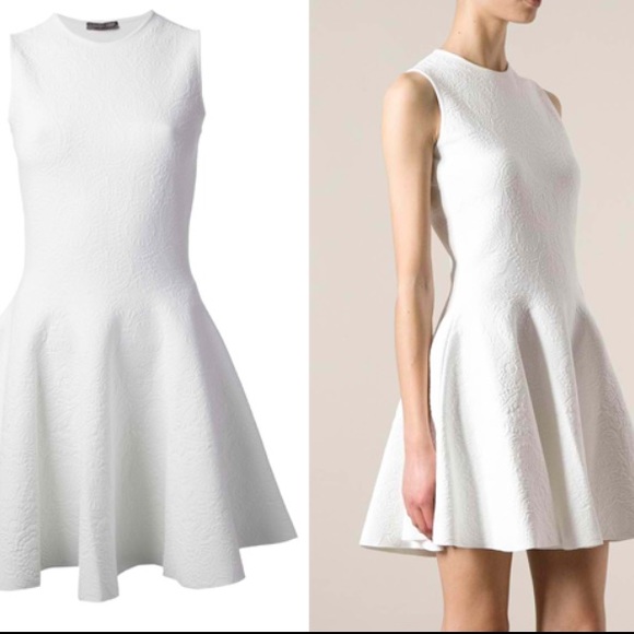 🎉Style Icon Host Pick!🎉Bar III Skater Dress - Picture 4 of 4