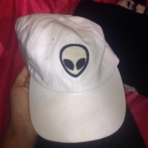 Brany Melville white alien hat
