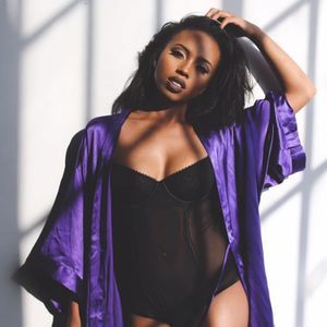 Meet your Posher, Inell