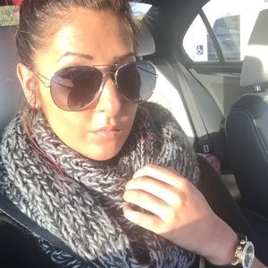 Meet your Posher, Cecily