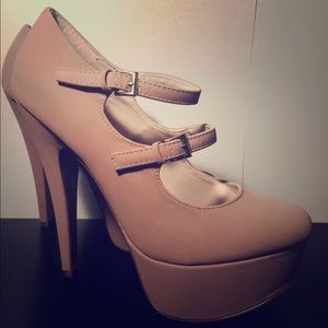 Suede Pumps