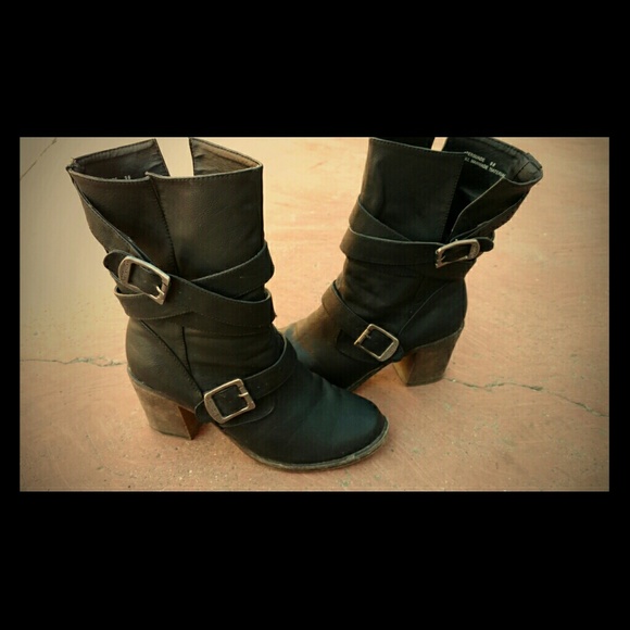 Mid calf moto boot