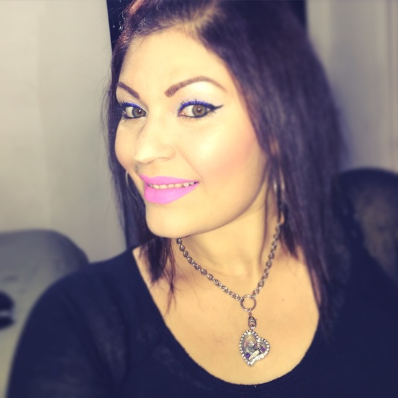 Meet your Posher, Emiy