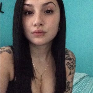 Meet your Posher, Destinee