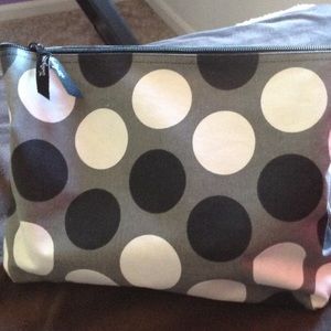 Thirty one zipper pouch