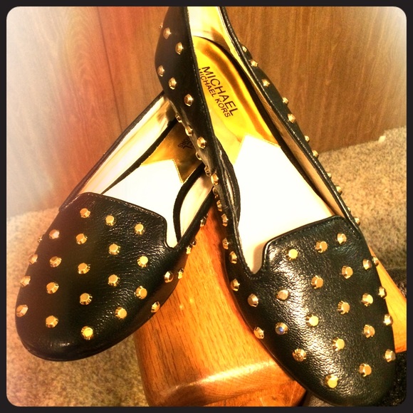 MICHAEL KORS SLIPON SHOES BLK W GOLD BILLETS