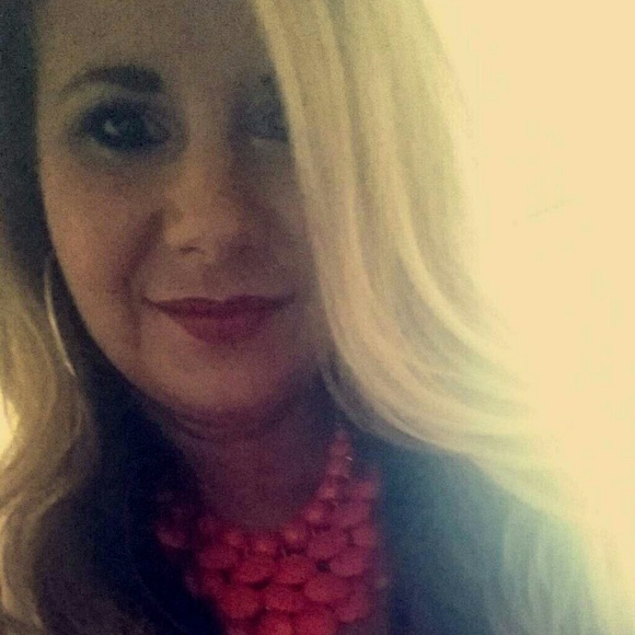 Meet your Posher, Brandy - Picture 1 of 1