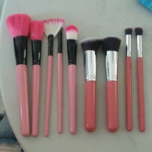 Makeup brushes