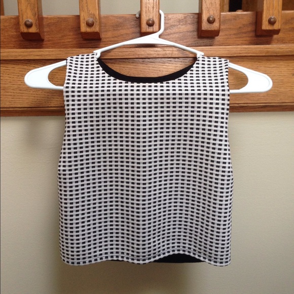 Black and white checkered print top - Picture 4 of 4