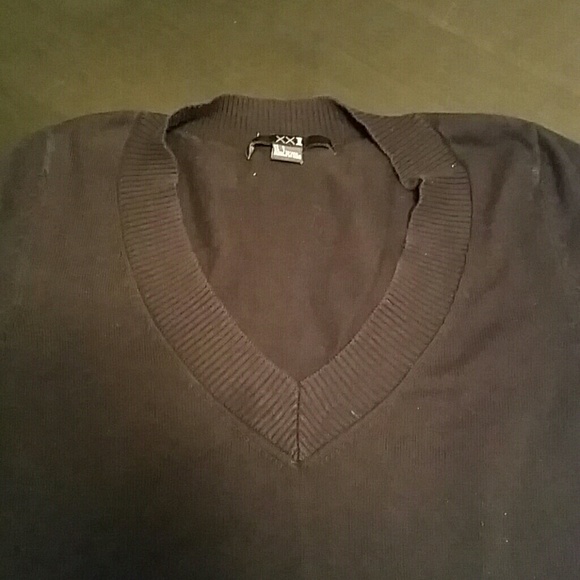 Final markdown Black v neck sweater - Picture 2 of 3