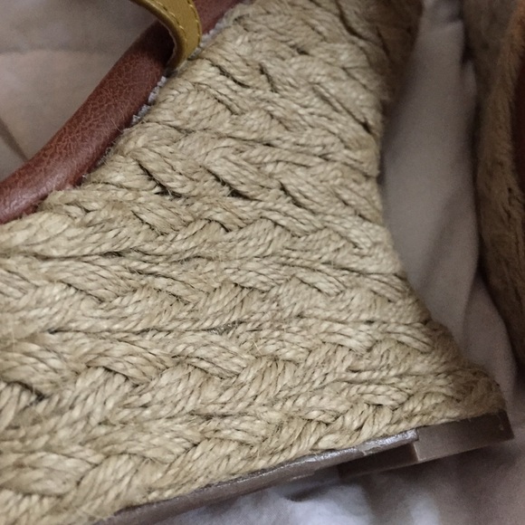 Heels - Picture 2 of 4