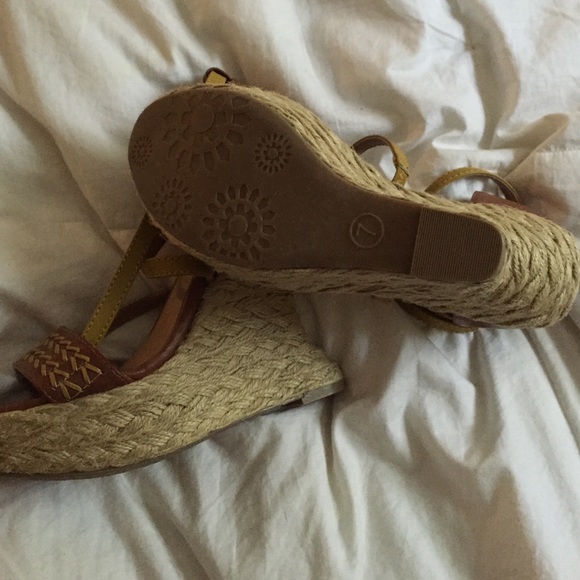 Heels - Picture 3 of 4