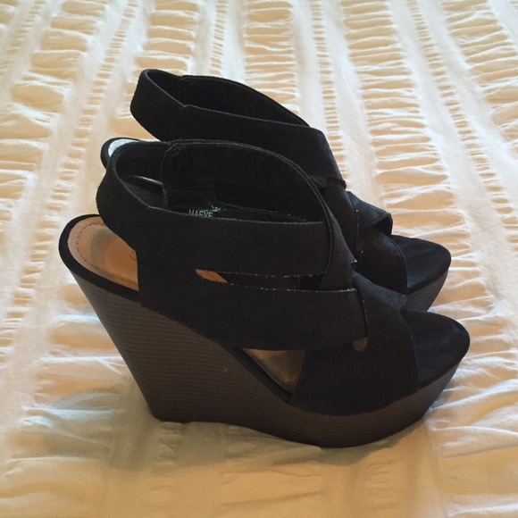 Black Wedges