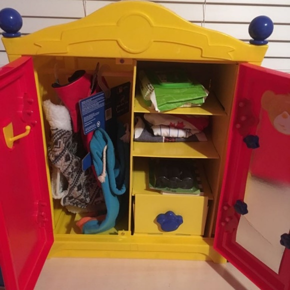 Welcome to my closet! :D - Picture 2 of 8