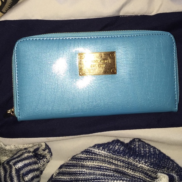 Micheal Kors wallet - Picture 1 of 4