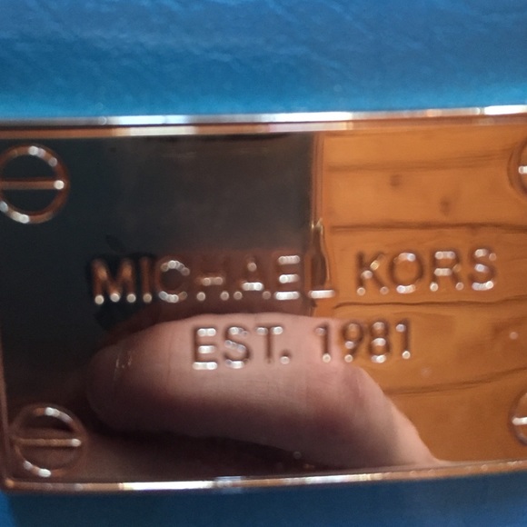 Micheal Kors wallet - Picture 3 of 4