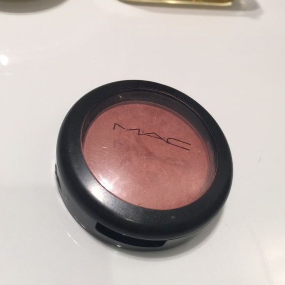 MAC blush- Hot.