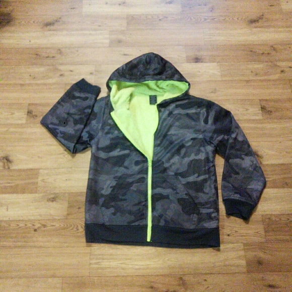 Boys Sheep lined camo jacket hoodie fits Size ~ XL