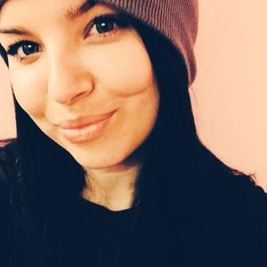 Meet your Posher, Alyssa