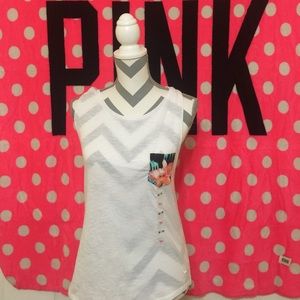 Vs pink tank