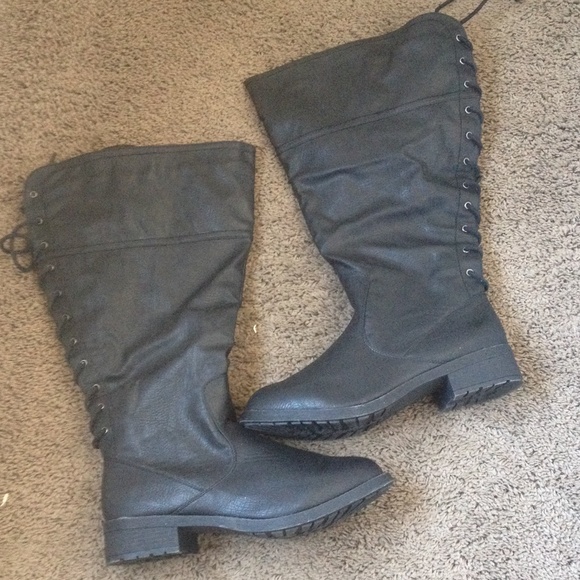 Wide calf boots... Never worn