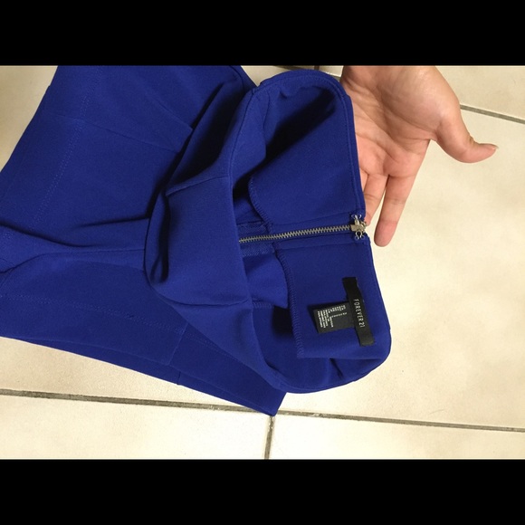 Shorts - Picture 2 of 4