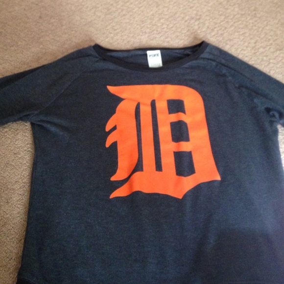 Victoria Secret Pink pull over