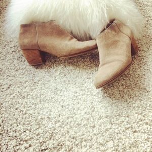 Lucky Brand women's mid heel booties