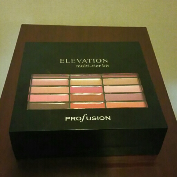 Profusion Elevation 5 tier Makeup Kit
