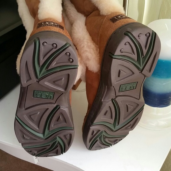 ❎❎SOLD❎❎UGG BOOTS - Picture 4 of 4