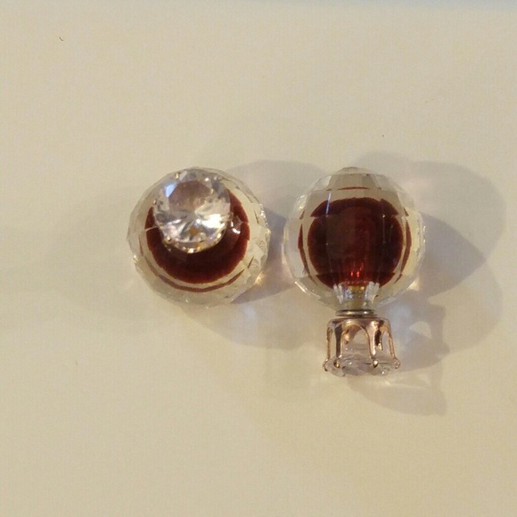 🚨LAST ONE!🚨 Double Sided Earrings Maroon - Picture 4 of 4