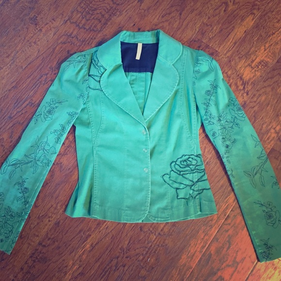 Gorgeous feminine emerald green floral blazer