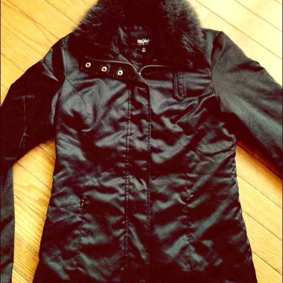 Beautiful Polyester coat 💓