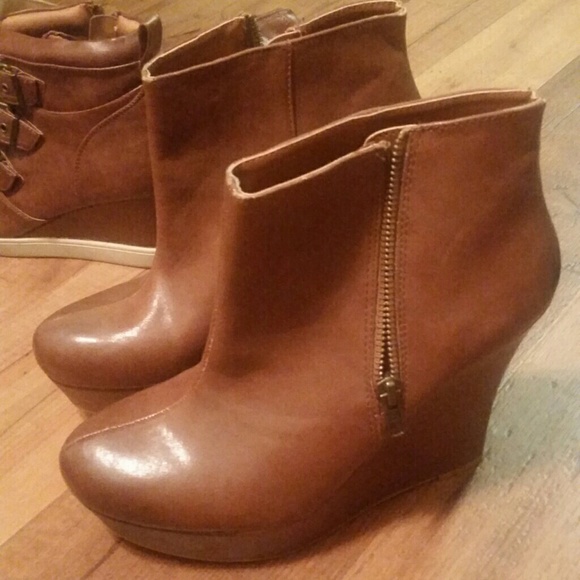 Wedge boots