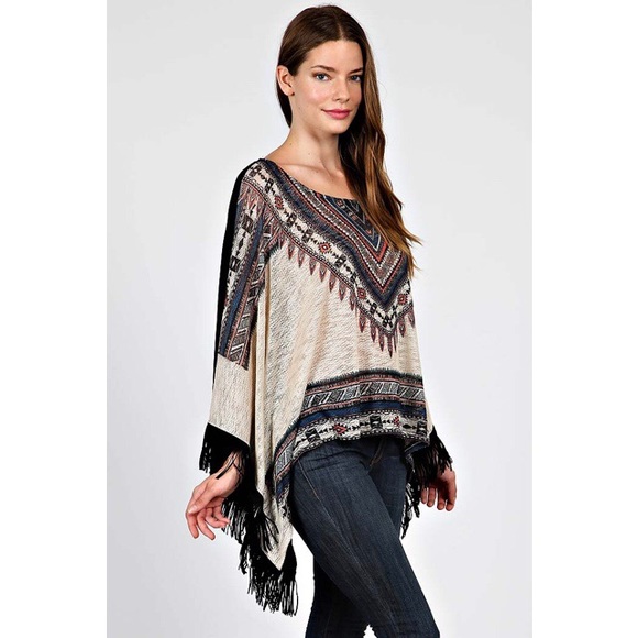 💥SOLD OUT💥 Aztec Print Fringed Poncho - Picture 2 of 3