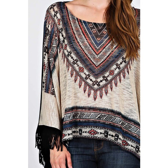 💥SOLD OUT💥 Aztec Print Fringed Poncho - Picture 3 of 3