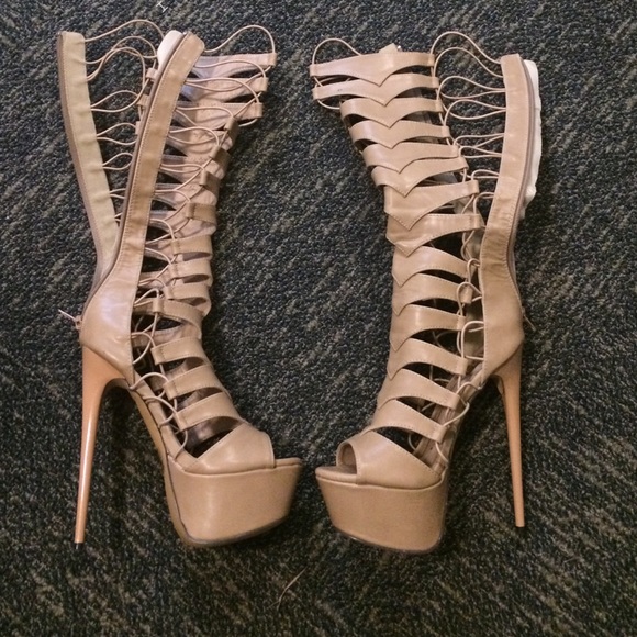 NUDE GLADIATOR CAGED HEELS SIZE6 🚨HOT ITEM🚨