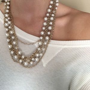 Short necklace Short necklace