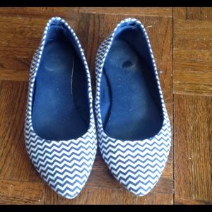 Gap Chevron Flats Size 7