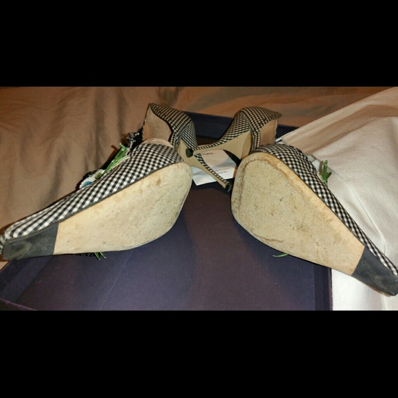 *ALL OFFERS CONSIDERED!!*AUTHENTIC PRADA SHOES* - Picture 3 of 4
