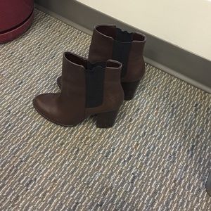 Banana republic size 6.5 boots