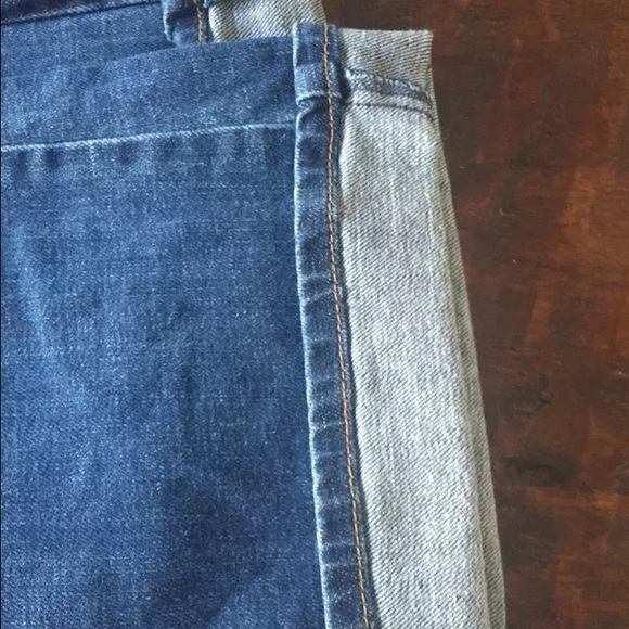 Women's Levis - Picture 3 of 4