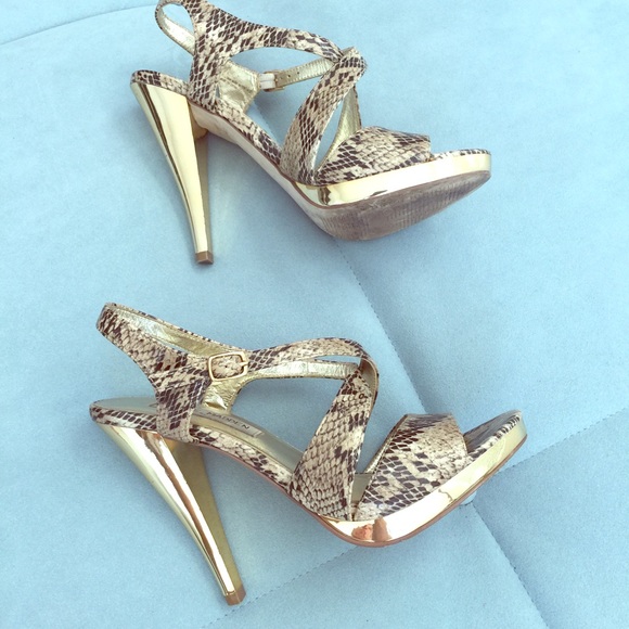 Slithering Gold Steve Madden Goddess Sandals RARE - Picture 1 of 2