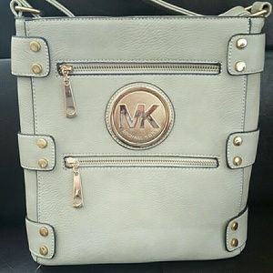 Michael Kors crossybody *still avaliable*