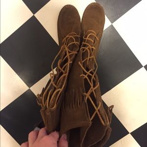 Minnetonka leather moccasin boots