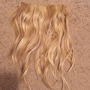 Hairuware Hairdo 16"  loose wave Clip-in extension