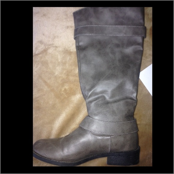 Boots - Picture 2 of 2