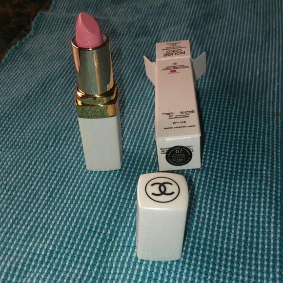Brand new, Never used Sparkle pink hydrating creme